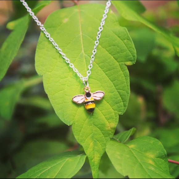 Bee Necklace - Picture 1 of 1